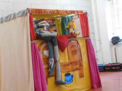 V březnu nás navštívilo divadélko Dráček