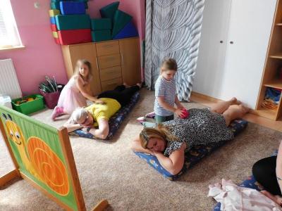 U Včeliček se přálo maminkám