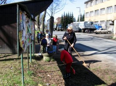 Úklid na návsi