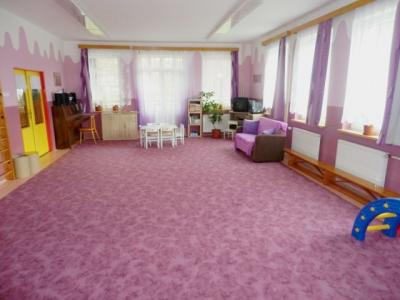 [is]Školka v novém