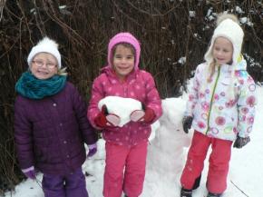 [is]Stavíme sněhuláky